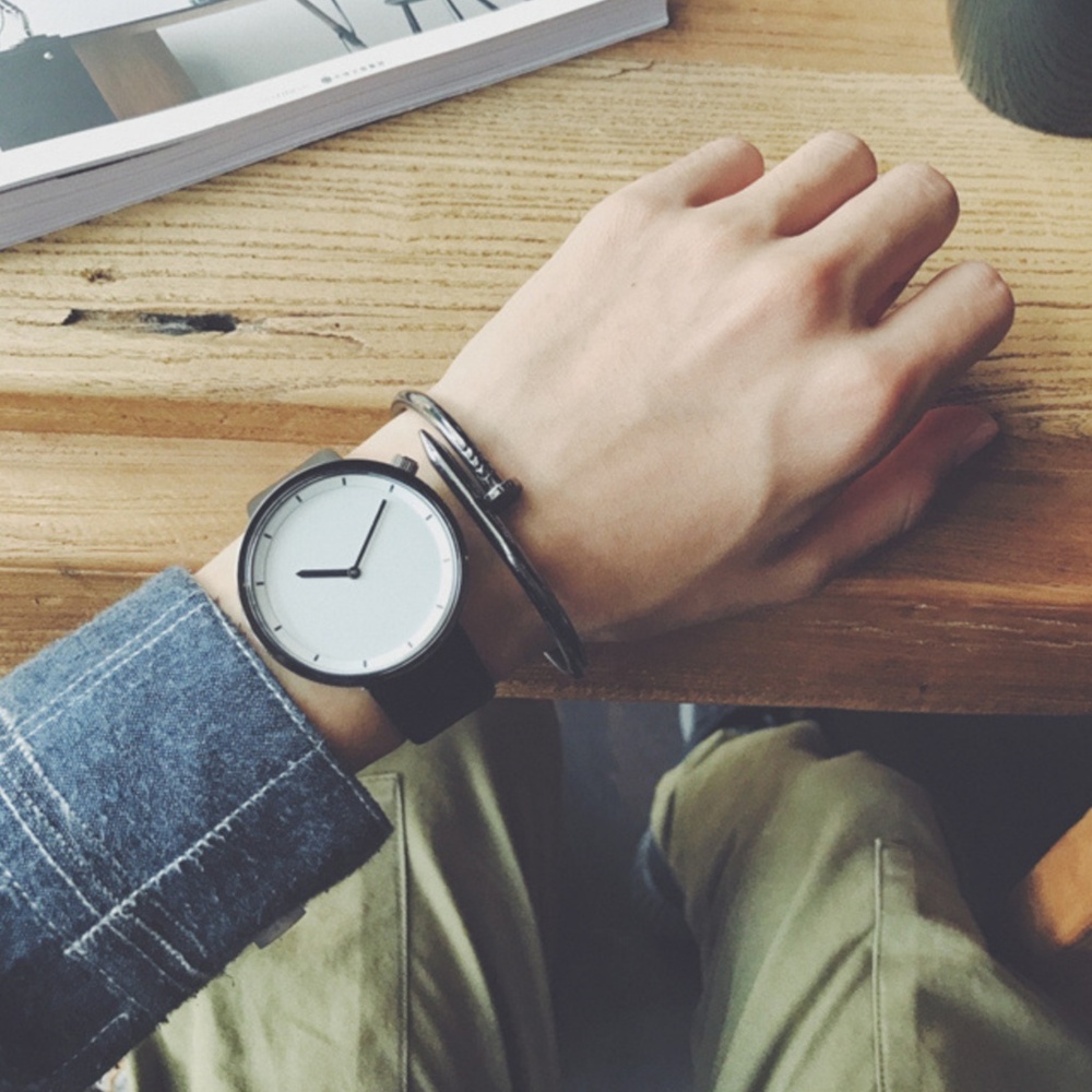 ⌚️NEW⌚️ Unisex Simple Leather Strap Quartz Watch - Picture 2 of 3